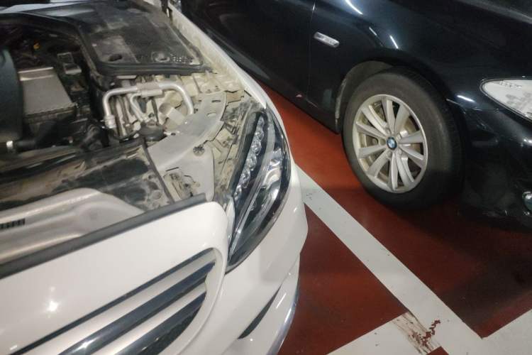 Used Mercedes-Benz C-Class 2016 C 200 L Sport Edition Engine Bay Left
