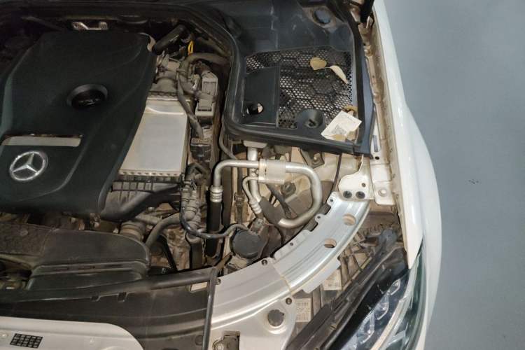Used Mercedes-Benz C-Class 2016 C 200 L Sport Edition Engine Bay Left