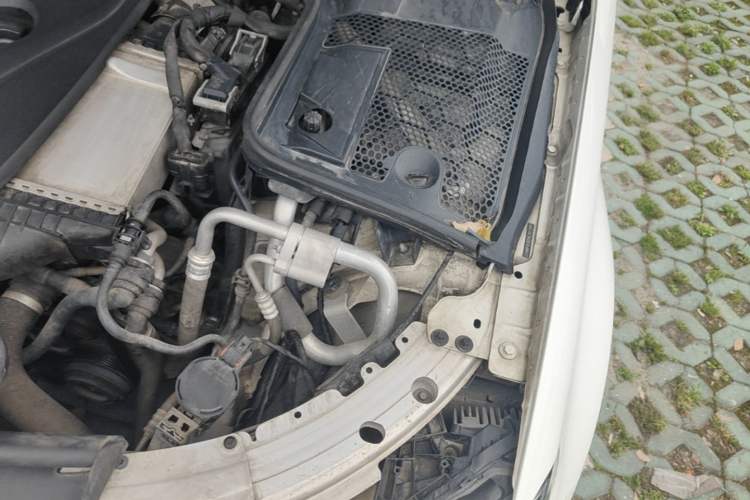 Used Mercedes-Benz C-Class 2016 C 200 Sport Edition Engine Bay Left