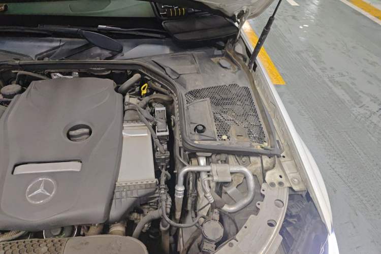 Used Mercedes-Benz C-Class 2016 C 200 L Sport Edition Engine Bay Left
