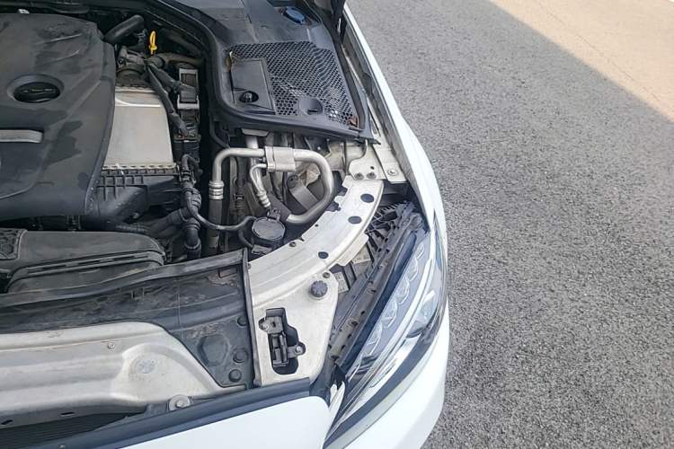 Used Mercedes-Benz C-Class 2016 C 200 Sport Edition Engine Bay Left