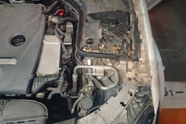 Used Mercedes-Benz C-Class 2016 C 180 L Sport Edition Engine Bay Left
