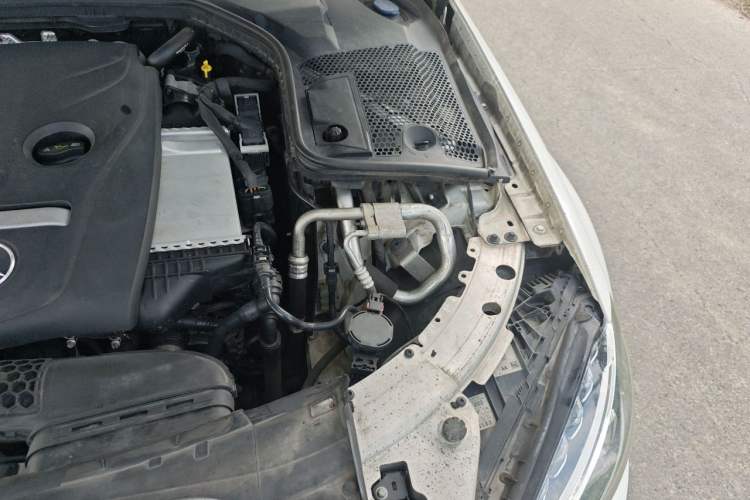 Used Mercedes-Benz C-Class 2016 C 200 L Sport Edition Engine Bay Left