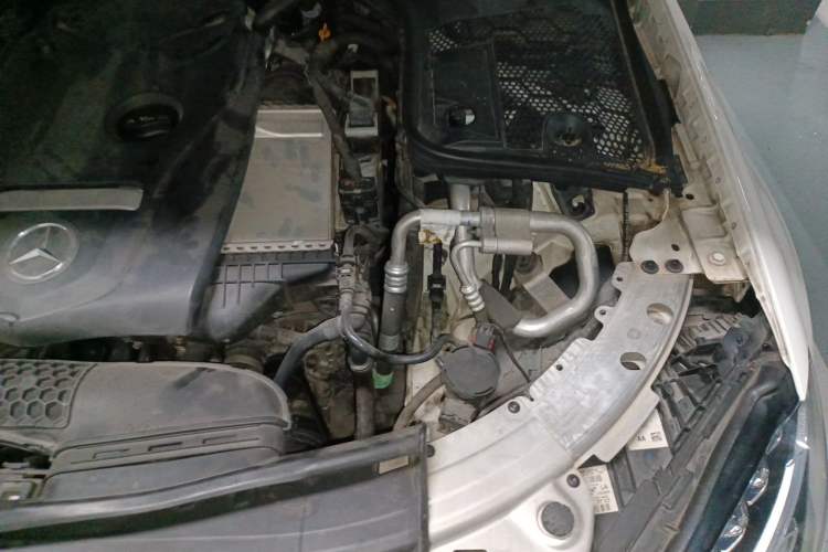 Used Mercedes-Benz C-Class 2016 C 200 L Sport Edition Engine Bay Left