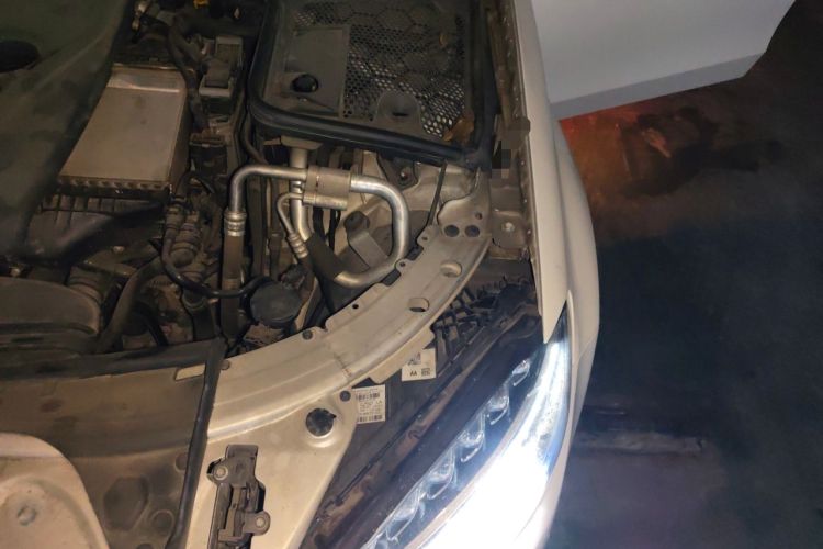 Used Mercedes-Benz C-Class 2016 C 200 Sport Edition Engine Bay Left
