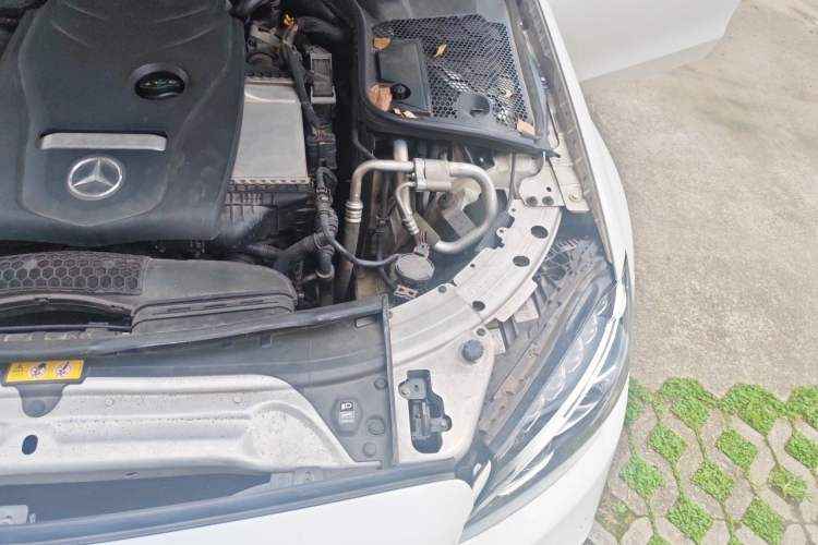 Used Mercedes-Benz C-Class 2016 C 300 station wagon Engine Bay Left