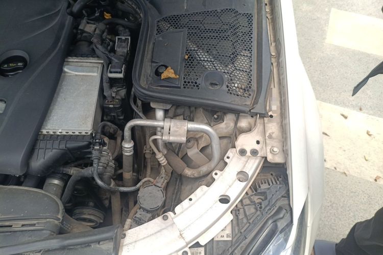 Used Mercedes-Benz C-Class 2016 C 200 L Sport Edition Engine Bay Left
