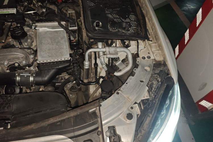 Used Mercedes-Benz C-Class 2016 C 180 L Sport Edition Engine Bay Left