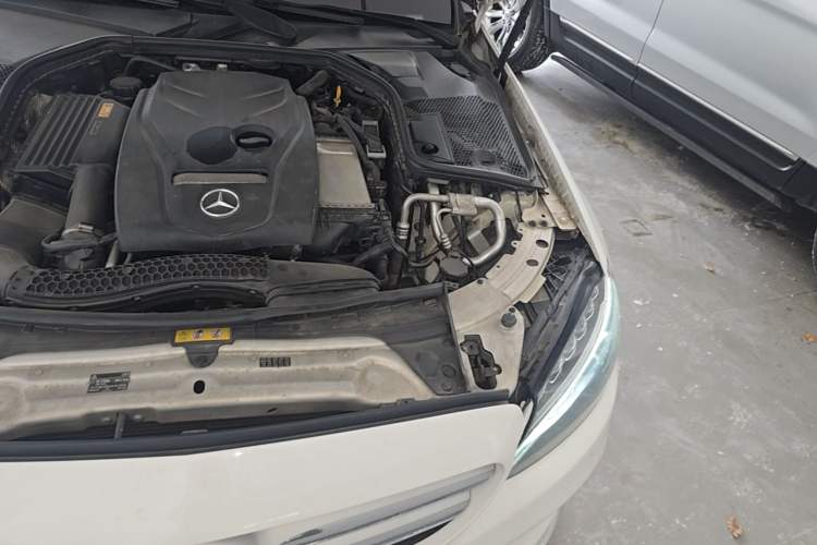 Used Mercedes-Benz C-Class 2016 C 200 L Sport Edition Engine Bay Left