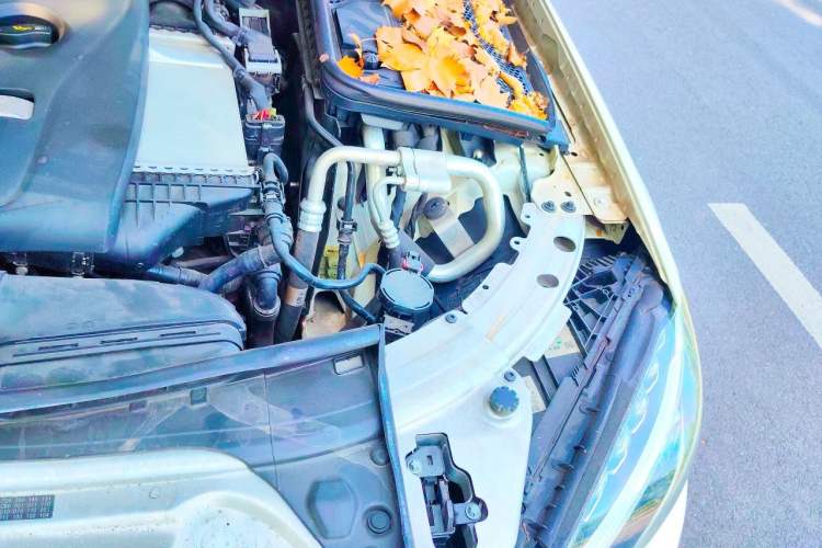Used Mercedes-Benz C-Class 2016 C 200 Sport Edition Engine Bay Left