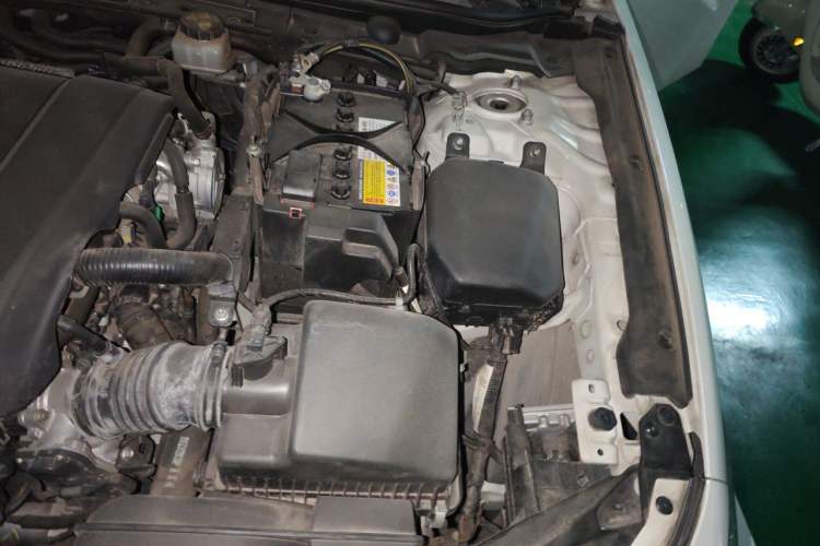 Used Mercedes-Benz C-Class 2016 C 180 Estate Engine Bay Left
