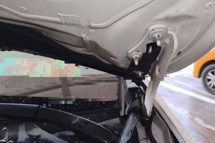 Used Mercedes-Benz C-Class 2016 C 200 L Sport Edition Engine Bay Left
