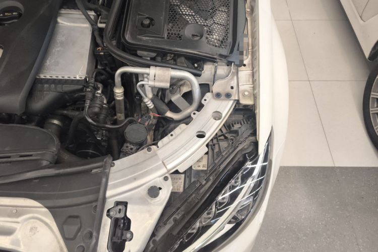 Used Mercedes-Benz C-Class 2016 C 200 L Sport Edition Engine Bay Left