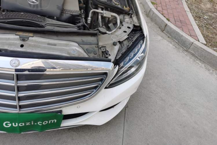 Used Mercedes-Benz C-Class 2016 C 200 L Engine Bay Left