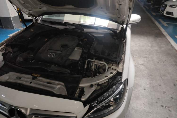 Used Mercedes-Benz C-Class 2016 C 200 L Sport Edition Engine Bay Left
