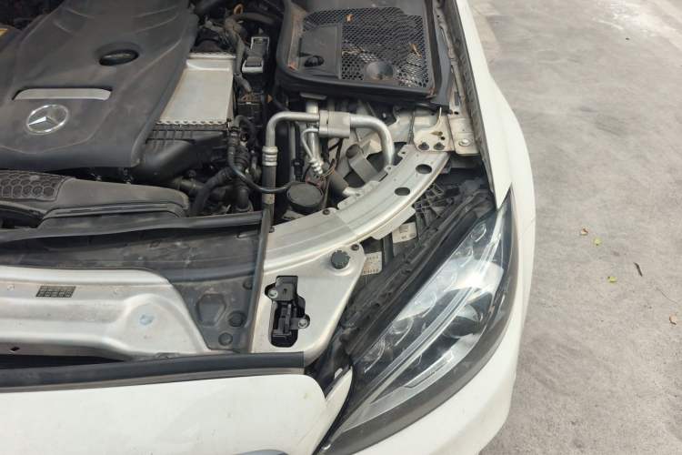 Used Mercedes-Benz C-Class 2016 C 200 L Sport Edition Engine Bay Left
