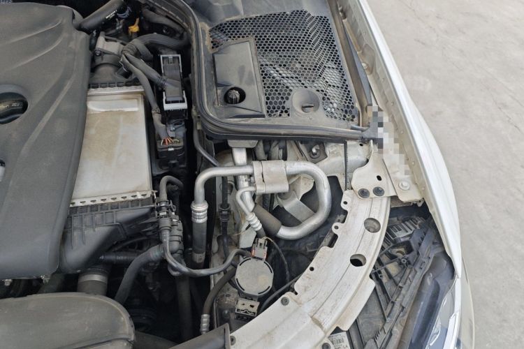 Used Mercedes-Benz C-Class 2016 C 200 L Sport Edition Engine Bay Left