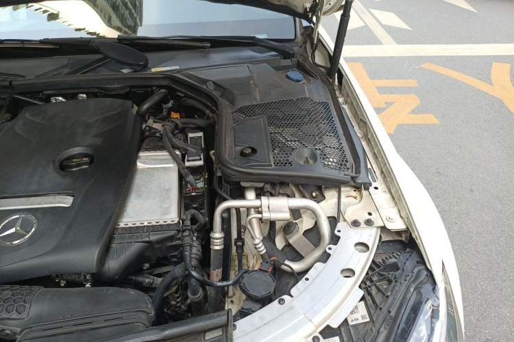 Used Mercedes-Benz C-Class 2016 C 200 L Sport Edition Engine Bay Left