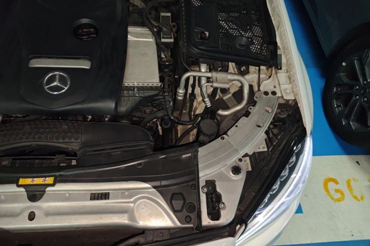 Used Mercedes-Benz C-Class 2016 C 200 L Sport Edition Engine Bay Left