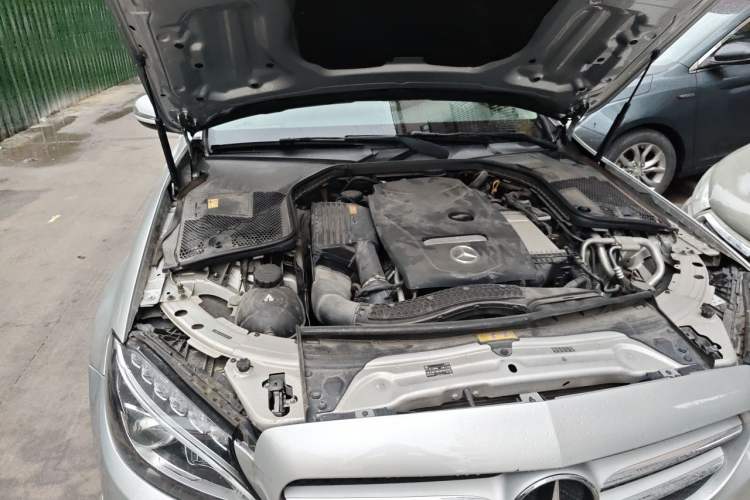 Used Mercedes-Benz C-Class 2016 C 200 L Sport Edition Engine Bay Right