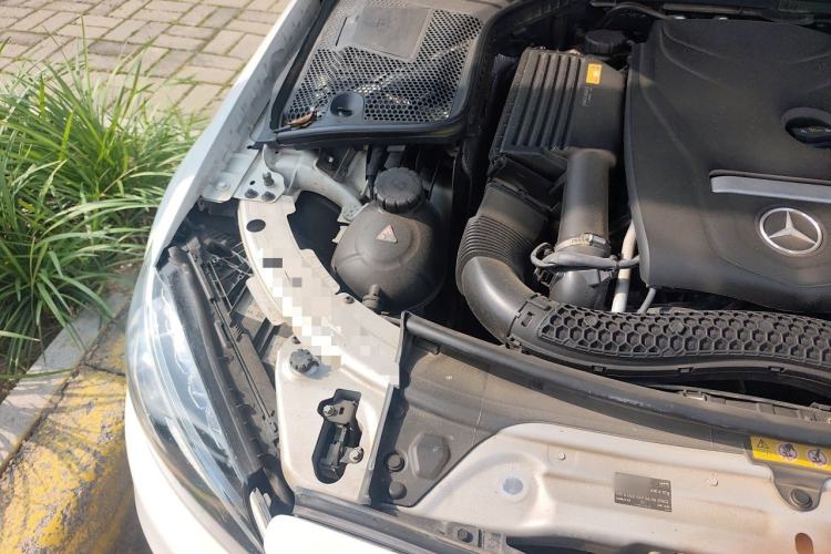 Used Mercedes-Benz C-Class 2016 C 200 L Sport Edition Engine Bay Right