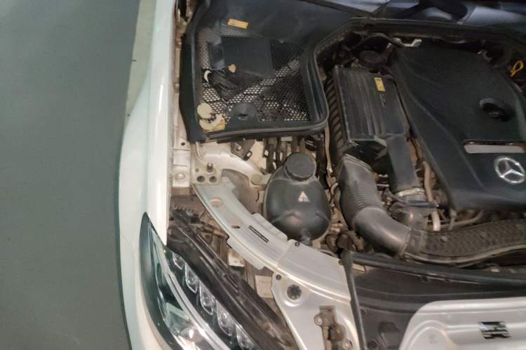 Used Mercedes-Benz C-Class 2016 C 200 L Sport Edition Engine Bay Right
