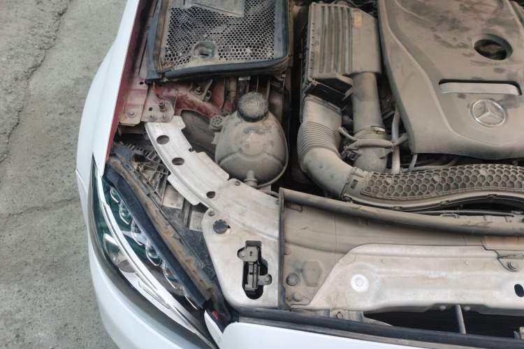 Used Mercedes-Benz C-Class 2016 C 200 L Sport Edition Engine Bay Right