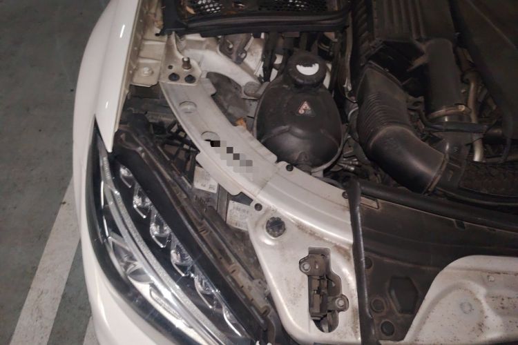 Used Mercedes-Benz C-Class 2016 C 200 L Sport Edition Engine Bay Right