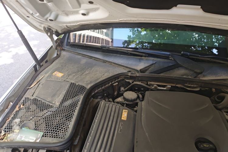 Used Mercedes-Benz C-Class 2016 C 200 L Sport Edition Engine Bay Right