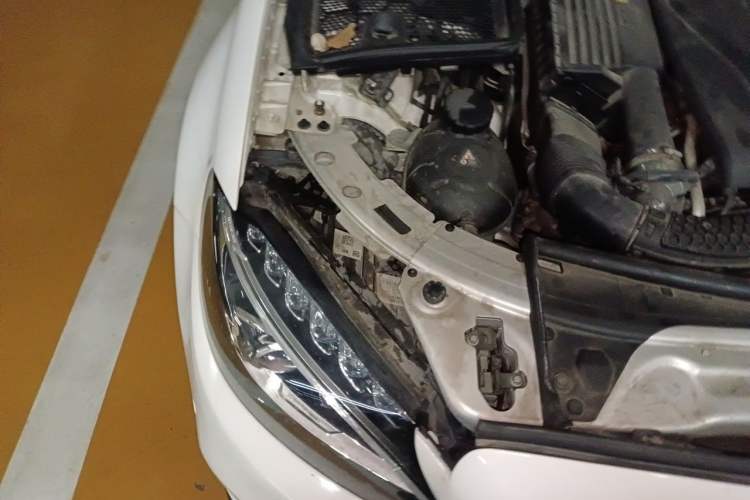 Used Mercedes-Benz C-Class 2016 C 200 Sport Edition Engine Bay Right