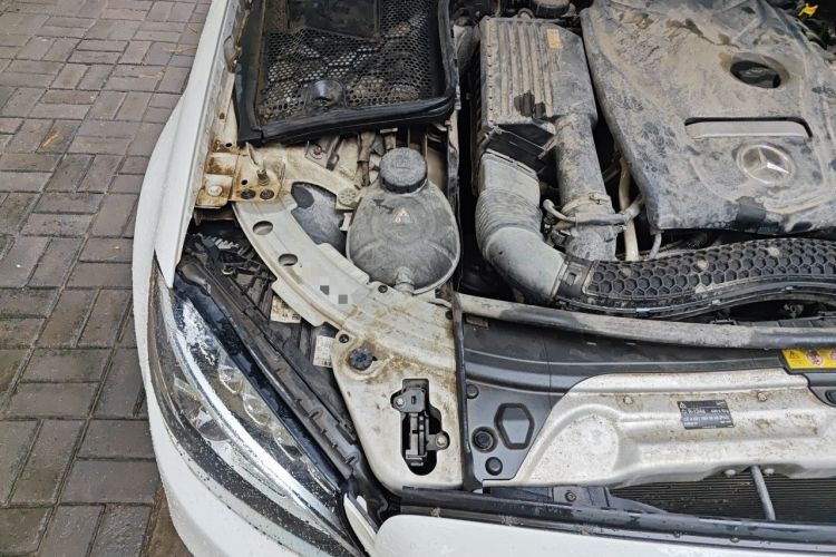 Used Mercedes-Benz C-Class 2016 C 200 L Sport Edition Engine Bay Right
