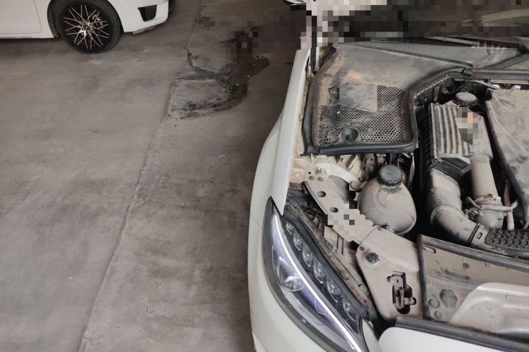 Used Mercedes-Benz C-Class 2016 C 180 L Sport Edition Engine Bay Right