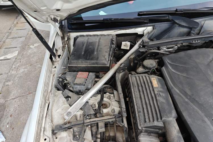 Used Mercedes-Benz C-Class 2016 C 200 L 4MATIC Sport Edition Engine Bay Right