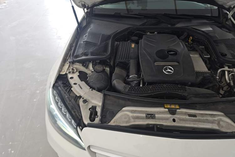 Used Mercedes-Benz C-Class 2016 C 200 L Sport Edition Engine Bay Right