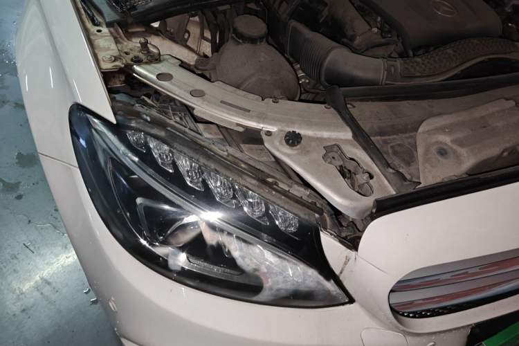 Used Mercedes-Benz C-Class 2016 C 180 L Engine Bay Right