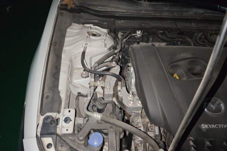 Used Mercedes-Benz C-Class 2016 C 180 Estate Engine Bay Right