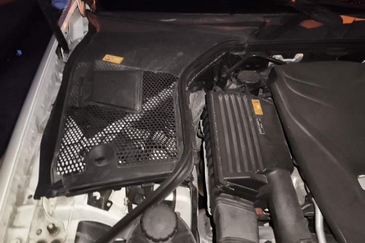 Used Mercedes-Benz C-Class 2016 C 200 L Sport Edition Engine Bay Right