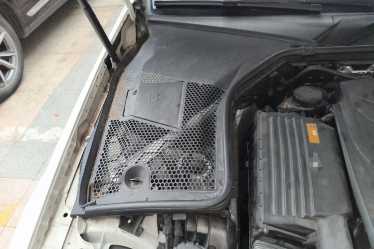 Used Mercedes-Benz C-Class 2016 C 200 L Sport Edition Engine Bay Right
