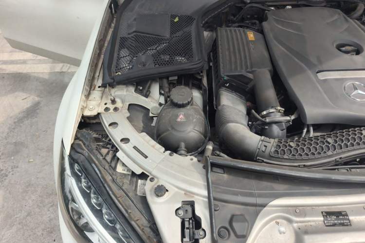 Used Mercedes-Benz C-Class 2016 C 200 L Sport Edition Engine Bay Right