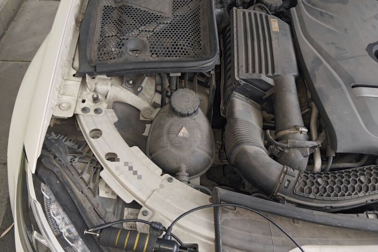 Used Mercedes-Benz C-Class 2016 C 200 L Sport Edition Engine Bay Right