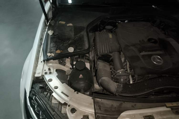 Used Mercedes-Benz C-Class 2016 C 200 L Sport Edition Engine Bay Right