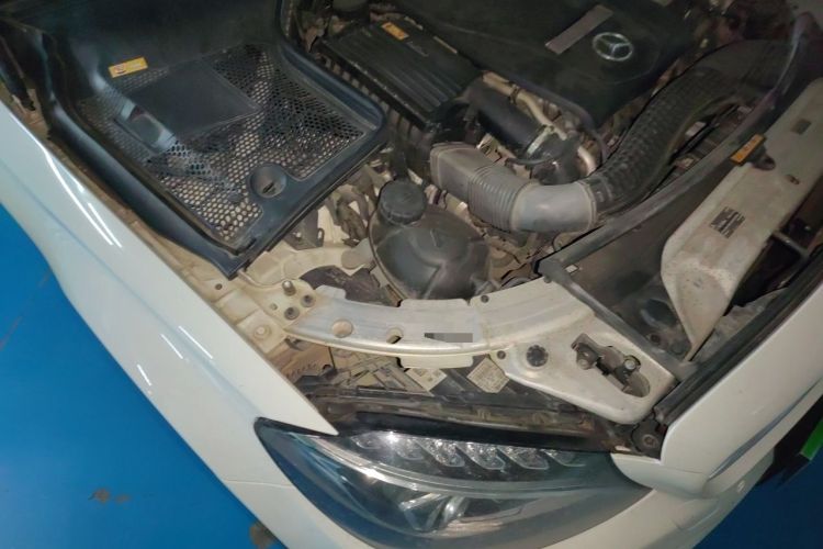 Used Mercedes-Benz C-Class 2016 C 200 L Sport Edition Engine Bay Right