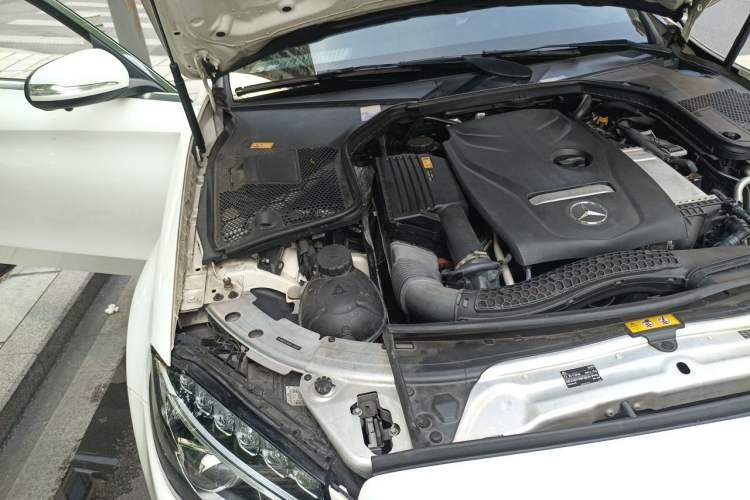 Used Mercedes-Benz C-Class 2016 C 200 L Sport Edition Engine Bay Right