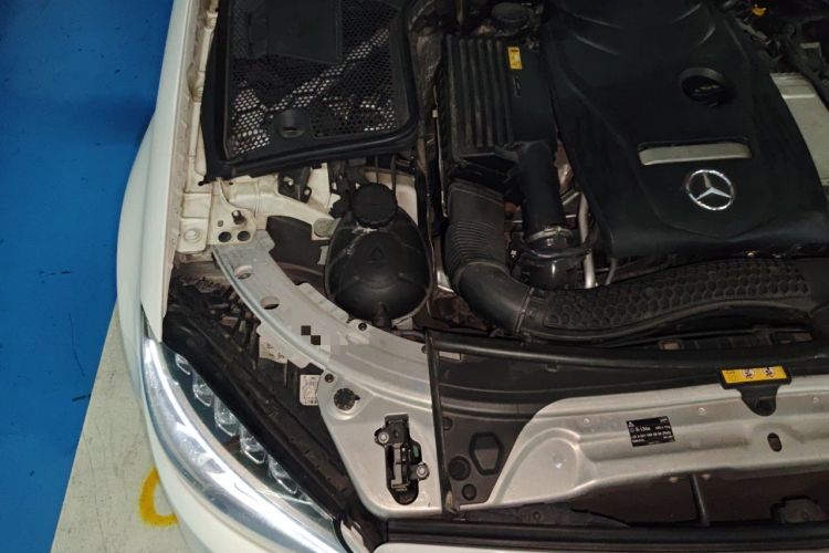 Used Mercedes-Benz C-Class 2016 C 200 L Sport Edition Engine Bay Right