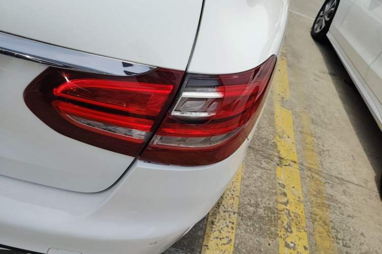 Used Mercedes-Benz C-Class 2016 C 180 Estate Exterior 3