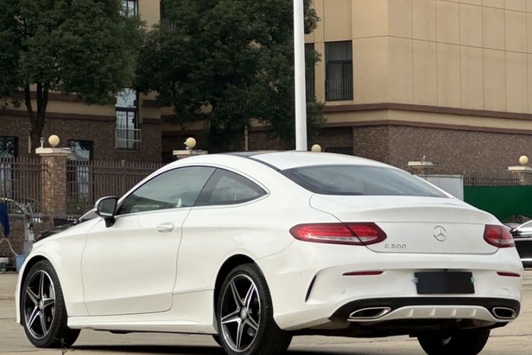 Used Mercedes-Benz C-Class 2016 C 200 Coupe Exterior 3