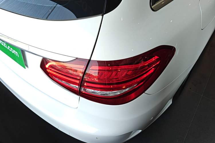 Used Mercedes-Benz C-Class 2016 C 180 Estate Exterior 3