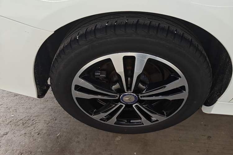 Used Mercedes-Benz C-Class 2016 C 200 Sport Edition Exterior 4
