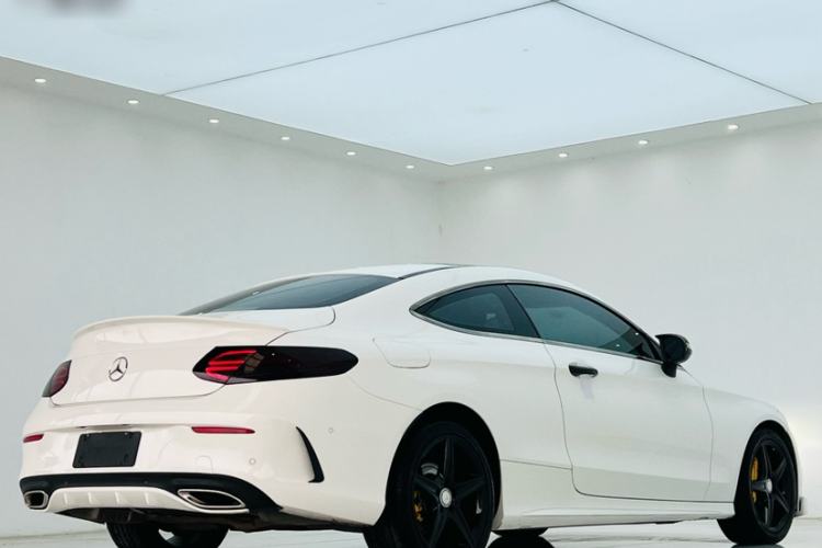 Used Mercedes-Benz C-Class 2016 C 200 Coupe Exterior 4