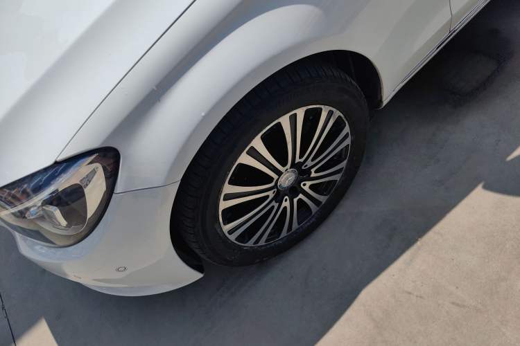 Used Mercedes-Benz C-Class 2016 C 200 L Exterior 4